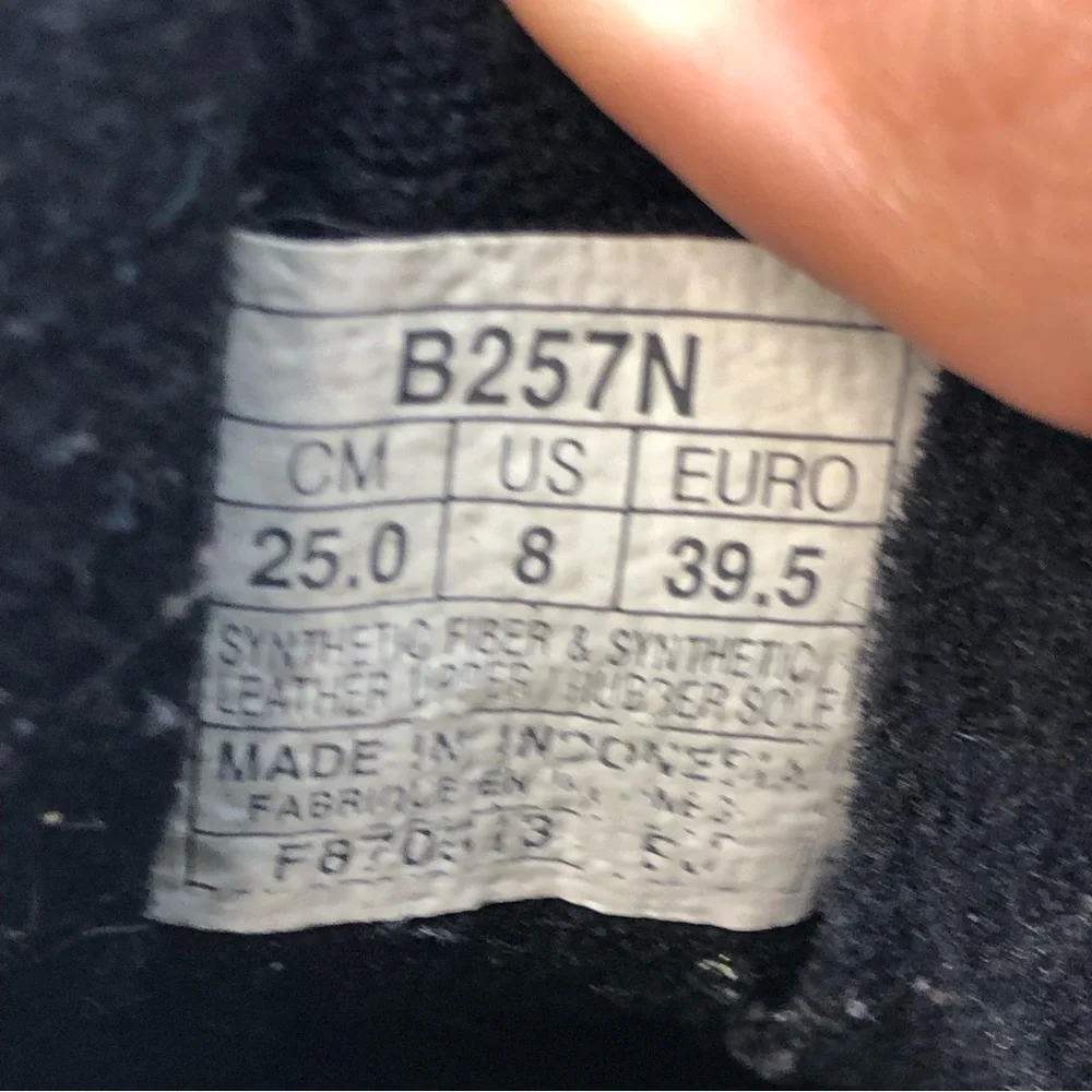 Asics Shoes Womens Size 8 Volleyball Gel Rocket 7 Athletic B257N Black Gray